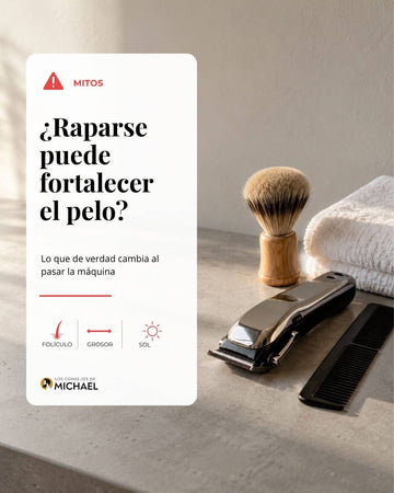 ¿Raparse puede fortalecer el pelo? Maquinilla de cortar pelo, peine y brocha de barbero sobre una encimera